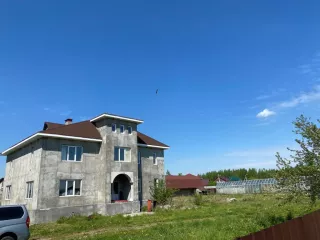 Жилой дом 398,9 кв.м, 2 этажный, кадастровый номер 50:23:0050223:2344, 
Земельный участок 1609 +/ 28 кв. м, кадастровый номер 50:23:0050164:226, земли сельскохозяйственного назначения под дачное строительство с правом возведения жилого дома и правом регистрации и проживания в нем
Адрес…