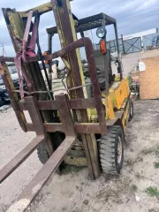 Автопогрузчик (годные остатки), ключи и документы отсутствуют.