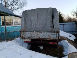 ГАЗ-3302 2003 года, цвет кузова снежно-белый. VIN: XTH33020031880306, категория ТС – В. Мощность двигателя 72.2 кВт, рабочий объем 2285 куб. см. Разрешенная максимальная масса 3500 кг, масса без нагрузки 1900 кг.