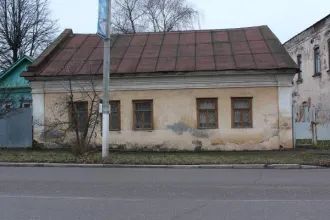 Ансамбль XIX века 1472,4 кв.м Костромская область объекты культурного наследия регионального значения: "Ансамбль, XIX в.: Здание женской гимназии. Здесь была создана первая комсомольская ячейка", 2-я четверть XIX - 80-е гг. XIX в.; 1919 г., назначение: нежилое, общая площадь 1373,3 кв.м…