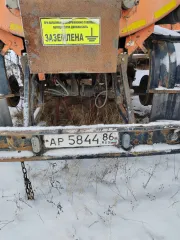 Нефаз 96742-03 2010. Полуприцеп-цистерна, марка: НЕФАЗ 96742-03, год изготовления: 2010, цвет: оранжевый, VIN: X1F96742BA0001120, госномер: АР584486, кузов №: X1F96742BA0001120. Имеет множественные сколы, местами коррозию, отсутствуют все колесные диски и резина.