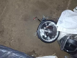 В качестве годных остатков: радиатор отопления, радиатор для грузового автомобиля, б/у, пневматическая рессора для грузового автомобиля, фара дополнительного освещения для грузового автомобиля. Радиатор отопителя для грузового автомобиля, маркировка: «Nissens 73643 Item Number 0033116 Code А/…