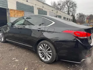 Автомобиль Hyundai Genesis, 2015 года выпуска. Цвет кузова черный. VIN KMHGN41CDGU117616, регистрационный номер Р582ТЕ 39. Мощность двигателя 249 л.с., объем 2999 см³. Коробка передач автоматическая, привод передний. Пробег 322348 км. Экологический класс пятый.