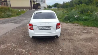 LADA Granta 2021 года, VIN XTA219040M0792757. Автомобиль находится в залоге у ПАО «Совкомбанк», действует запрет на регистрационные действия. Имеются дефекты кузова в виде сколов, трещина на лобовом стекле. Требует ремонта подвеска и задние тормоза. Автомобиль был в эксплуатации, может иметь…