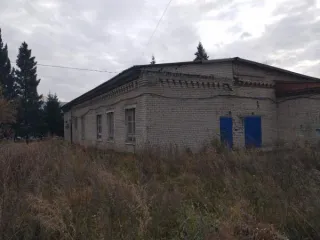 земельный участок площадью 435 кв. м, кадастровый номер 22:61:021515:7 (РНФИ П11220002538), с расположенным на нем объектом недвижимого имущества: здание – офис общей площадью 84.6 кв. м с кадастровым номером 22:61:021801:130 (РНФИ П12220007146) по адресу: Алтайский край, г. Барнаул, Индустриальный…