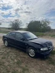 Audi A4 1999 года, 101 л.с., 330000 км, легковой автомобиль, марка: AUDI, модель: A4, год изготовления: 1999, VIN: WAUZZZ8DZYA040718, мощность двигателя, л.с. (кВт): 101 (74,3), вид собственности: индивидуальная, пробег уточнять при осмотре.