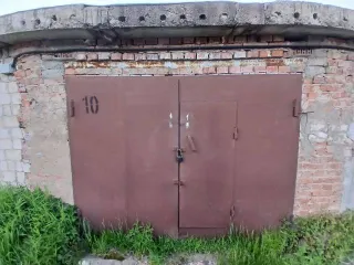 Гараж в пермском крае, 22,2 кв.м нежилое помещение (кирпичный гараж-бокс), кадастровый (условный) номер: 59:12:0000000:14277, адрес (местонахождение): пермский край, г.чайковский, а/к 18, линия 9, гараж 10, площадь 22.2 кв.м.