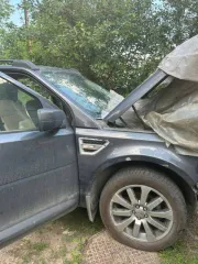 Land Rover Freelander 2009 года, 160 лс. Автомобиль Land Rover Freelander 2, 2009 года выпуска, VIN SALFA2BB8AH150564, цвет темно-серый.