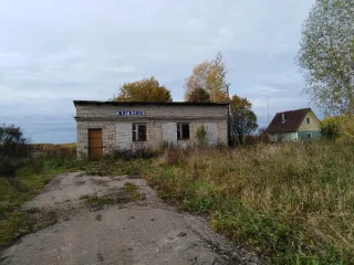 Нежилое здание 112,7 кв.м и земельный участок 519 кв.м, Ярославская область нежилое здание, кадастровый номер: 76:13:040412:150, площадь 112,7 кв.м., расположенное по адресу: Ярославская область, Ростовский район, д. Захарово, д. 54; земельный участок с кадастровым номером: 76:13:040412:72, площадь…