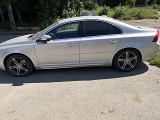 Volvo S80 2007 Автомобиль марки VOLVO модель S 80 2007 г.в. VIN номер YV1AS565081064940 Является предметом залога ПАО «Совкомбанк» Ознакомиться с имуществом должника можно по адресу нахождения имущества, либо отправить запрос на предоставление сведений на электронную почту организатора торгов…