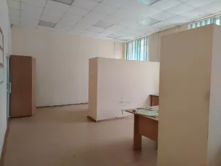 нежилое помещение, находящееся по адресу: г.Каменск-Уральский, ул. Кунавина, д.6, площадь 66,6 кв.м. Помещение с кадастровым номером 66:45:0100241:1637 площадь 66.6 по адресу Свердловская область, г. Каменск-Уральский, ул. Кунавина, д. 6. номера на поэтажном плане: 38-39. Окна выходят во двор…