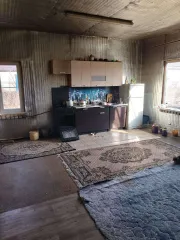 1/4 доли в жилом доме 33,5 кв.м, аренда земли 1368 кв.м, Волгоградская обл. Доля в праве на жилое здание, площадь: 33,5 кв.м., кадастровый номер: 34:37:010307:218, и право аренды на земельный участок, площадь: 1 368 кв.м., кадастровый номер: 34:37:010344:48, категория земель: земли населенных…