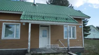 Дома для круглогодичного и сезонного проживания, хозпостройки, база «Верхняя Рыбинка», Вологодская область. Объекты недвижимости - дома для круглогодичного и сезонного проживания, хозяйственно-бытовые постройки, очистные сооружения, ограждение (забор металлический), бытовая канализация…