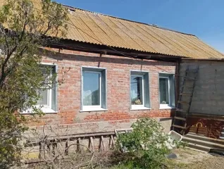 Земельный участок 879 кв.м и жилой дом 43.9 кв.м, Волгоградская обл., г. Ленинск. Земельный участок кадастровый номер: 34:15:080301:617, площадь 879 кв.м. и жилой дом кадастровый номер: 34:15:080301:969, площадь 43.9 кв.м., по адресу: обл. Волгоградская, г. Ленинск, пер. Гастелло, дом 6. Общая…