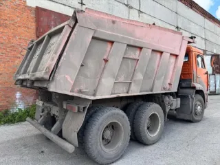 Грузовой самосвал КАМАЗ 65115, 2004 г.в., VIN XTC65115041105557. Местонахождение имущества: Кемеровская область, г. Киселевск, ул. Алейская, 15В. Год выпуска: 2004 Марка грузовика: КАМАЗ 65115 Модель грузовика: КАМАЗ 65115 VIN номер: XTC65115041105557