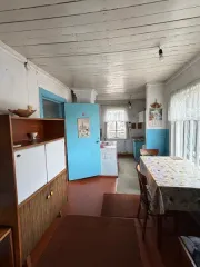 Жилое помещение 47,4 м², г. Зея, ул. Мухина, 4, 1966 год постройки; общая площадь – 47,4 кв.м., число этажей -1, стены – бревенчатые; перекрытия – деревянные; полы – дощатые, электроснабжение централизованное, отопление печное, холодное водоснабжение- от водозаборной скважины, которая в нерабочем…