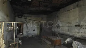 Территория базы, аренда 22672 кв.м, здания: контора 135,4 кв.м, гараж 72,3 кв.м, автопрофилакторий 521,3 кв.м, инертные материалы, АБЗ QCQ-20 (QCQ-20), Забайкальский край. Право долгосрочной аренды земельного участка, кадастровый номер 75:20:120104:63, площадь - 22672 кв. м. Состояние…