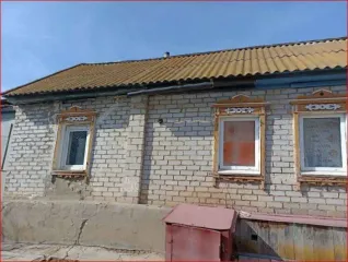 Дом 34,2 кв.м., участок 402 кв.м., Астраханская обл. Жилое здание, площадь: 34,2 кв.м., кадастровый номер: 30:01:050302:2365 и земельный участок, площадь: 402 кв.м., категория земель: Земли населенных пунктов, разрешенное использование: Под индивидуальное жилищное строительство, кадастровый номер…