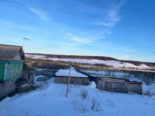 Жилой дом 48.3 кв.м и земельный участок 1777 кв.м, Самарская область. Адрес дома: Россия, Самарская область, Исаклинский район, село Ключи, улица Ленинская, дом 51. Кадастровый номер дома: 63:19:0206004:517. Земельный участок площадью 1777 +/- 15 кв.м расположен по адресу: Самарская область…