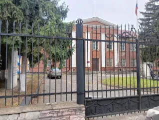 Здание нежилое (штаб-управление), кадастровый номер 73:24:010101:11802, количество этажей: 2, площадь 851 кв.м., адрес: г.Ульяновск, войсковая часть 34236 (хозяйственное ведение).
