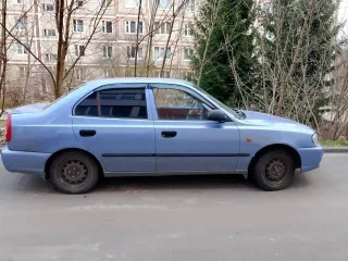 Hyundai Accent 2004 года, фиолетовый. VIN: X7MCF41GP4M014581, госномер В345ТР96. Двигатель бензиновый G4EC, номер 4774894, мощность 102 л.с., объем 1.5 л. Максимальная масса 1555 кг, снаряженная 1176 кг, сборка Россия. Пробег уточнять при осмотре.