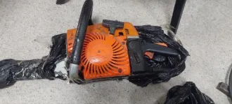 Бензопила Sturm с шиной и пильной цепью, пильная цепь, бензопила STIHL MS 440, бензопила STIHL MS 270, бензопила Oleo-Mac модели 941 С в корпусе оранжевого цвета, бензопила Урал, бензопила Карвер, бензопила STIHL MS 180 (пила цепная бензиновая).