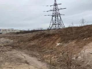 Земельный участок площадью 13511 кв.м, кадастровый номер 59:01:0000000:794, расположен в Пермском крае, г. Пермь, Мотовилихинский район, северо-западнее поселка Архиерейка, участок №31. Категория земель: земли населенных пунктов. Разрешенное использование: отдельно стоящие односемейные дома…