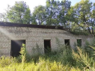 Земельный участок 271 кв. м со складом 81.3 кв. м, Республика Хакасия. Кадастровый номер участка 19:07:010108:2117, по адресу: Российская Федерация, Республика Хакасия, муниципальный район Боградский, сельское поселение Боградский сельсовет, село Боград, улица Новая, земельный участок 10А/1. На…