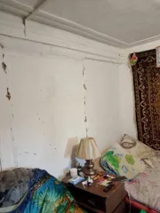 Квартира 40,9 кв.м. Свердловская обл., г. Красноуфимск, ул. Куйбышева, дом 30, квартира 2. Находится в долевой собственности, размер доли: 1/2.