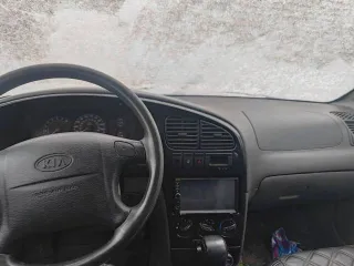 Kia Spectra 2007 года, 101 л.с., пробег 111111 км, АКПП. Марка Kia Spectra FB2273. Год изготовления 2007. VIN: XWKFB227370056386. Цвет темно-синий. Мощность двигателя 74,7 кВт (101,5 л.с.), объем 1594 см³, бензиновый, экологический класс 2. Госномер К100СР69. Дата регистрации 24.03.2020. ПТС 77 ОМ…