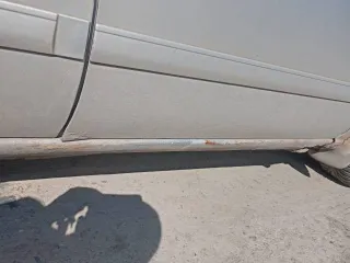 Nissan Cefiro 1997 года, 155 лс, 258148 км, АКПП. Транспортное средство, 1997 года выпуска, цвет белый (светло-серый). Заводится, на ходу. После аварии. Перед надо переваривать, и усиливать. Ест масло. Все пороги и арки переваривать, дно тоже гнилое, стойки, стаканы под замену. Коробка передач…