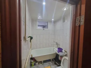 1/4 доли в квартире, 44,2 кв. м, Республика Бурятия, г. Улан-Удэ, 1/4 доля в праве общей долевой собственности на жилое помещение (квартиру) площадью 44,2 кв. м, кадастровый номер 03:24:000000:24249, местоположение: Республика Бурятия, г. Улан-Удэ, ул. Октябрьская, д. 7А, кв. 50, согласно справке…