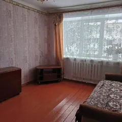 Квартира 41.9 кв.м, Санчурск, Кировская область 1/4 доля квартиры в Кировской обл. еще 1/4 доля квартиры в Кировской обл. еще 1/4 доля в праве на квартиру, площадь: 41,9 кв.м., кадастровый номер: 43:28:010127:525, адрес: 612370, Кировская обл, Санчурский р-н, Санчурск пгт, Ленина ул, дом № 65…