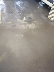 Машино-место площадью 17,6 кв.м, расположенное по адресу: город Москва, ул. Новоорловская, д. 5, корп. 1, этаж 4, место 242. Кадастровый номер: 77:07:0015009:5139.