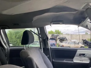 Toyota Voxy 2011 года, цвет белый, VIN ZRR70-0431981. Проверить техническое состояние не представляется возможным. ПТС, СТС, ключи отсутствуют.