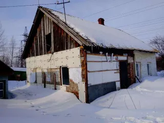 Земельный участок (площадь: 2 306 кв.м., кадастровый (условный) номер: 42:24:0401024:390), жилой дом (площадь: 66,8 кв.м., кадастровый (условный) номер: 42:24:0401024:784, расположенный по адресу: Кемеровская область, г. Кемерово, ул. Алма-Атинская, д.17).