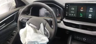 Автомобиль после ДТП повреждение кузова, сработка подушек безопасности