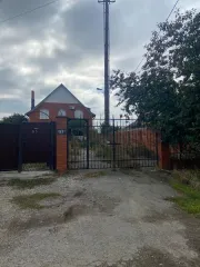 Здание 252,6 кв. м и земельный участок 474 кв. м, Краснодарский край. Местоположение: Краснодарский край, р-н Славянский, г. Славянск-на-Кубани, ул. Комсомольская, д. 93А. Кадастровый номер здания: 23:27:1404001:10253. Кадастровый номер земельного участка: 23:48:0204034:18. Вид ограничений и…