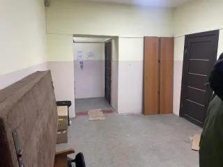 Нежилое помещение площадью 17,8 кв.м, кадастровый номер 24:50:0100235:1379, расположенное по адресу: г. Красноярск, Октябрьский район, ул. Высотная, 1 «А», пом.5, этаж №2. Цена 1 045 800,90 руб., включая НДС 174300,15 руб. Задаток 156900 руб. Обременения: запреты судебного пристава-исполнителя на…