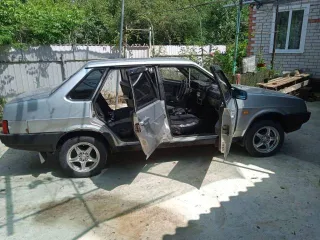 ВАЗ 21099 2000 года, VIN XTA21099012897703, мощность двигателя 67.8 л.с. (49.8 кВт). Пробег уточнять при осмотре.