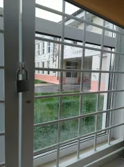 Нежилое помещение 71,4 кв.м и доля на участок, г. Сосновый Бор, Ленинградская обл. Нежилое помещение - 71,4 кв. м с учетом неотделимых улучшений (10 поз.), 12850/443000 доли в праве собственности на земельный участок 4 430 +/- 23 кв. м, адрес: Ленинградская обл., г. Сосновый Бор, пр. Героев, д…