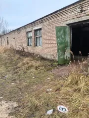 Склад 1325,8 кв.м с участком 10 000 кв.м, Новгородская область, Батецкий район. Нежилое здание склада с кадастровым номером 53:01:0084701:316 общей площадью 1325,8 кв.м, с земельным участком с кадастровым номером 53:01:0084701:239, общей площадью 10 000 кв.м, расположенные по адресу: Новгородская…