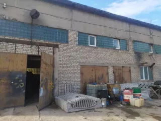 Нежилое здание (здание мастерских) площадью 432,2 кв.м, кадастровый номер 31:06:0329003:563. Местоположение: Белгородская область, г. Старый Оскол, тер. Юго-западный промрайон, пл-ка Базовая проезд-1, №15.