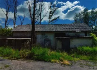 Земельный участок общей площадью 1391 кв.м., с кадастровым номером: 43:09:310121:19, с расположенным на нем объектом недвижимого имущества – здание кухни общей площадью 79,4 кв.м., с кадастровым номером: 43:09:310121:584, по адресу: Кировская область, г. Зуевка, ул. Свердлова, д. 128/1. Земельный…