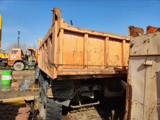 Движимое имущество (автомобили, специализированная техника), расположенное в Хабаровском крае, п. Галкино. Автомобиль КамАЗ-65222, VIN X1F652220D0000398, шасси XTC 652220 C1288561, 2013 г.в., гос. номер Т 538 ХК 163. Автомобиль КАМАЗ 65222-43, VIN XTC652224E1300015, 2014 г.в., гос. номер У 664 ЕА…