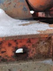 Полуприцеп цистерна БЦМ-42.3, 2008 г.в. Цвет оранжевый. VIN: X3W96052C80000161. Госномер: АС275186. Кузов №: X3W96052C80000161. Имеет множественные сколы, местами коррозии.