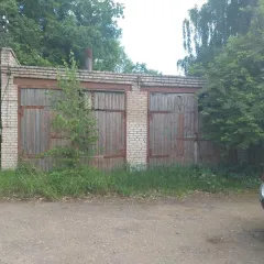 Земельный участок с расположенными на нем объектами недвижимого имущества по адресу: Новгородская область, Боровичский район, городское поселение г. Боровичи, ул. наб. Октябрьской Революции, д. 8а. Земельный участок площадью 1246 кв. м, кадастровый номер 53:22:0020907:16. На участке расположены…