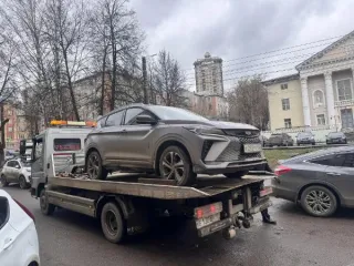 Gelly Coolray 2023, легковой автомобиль, серый, г/н С292РС43, VIN LB37622Z7PX625295, на заднем бампере с правой стороны имеется царапина. Местонахождение: Кировская область, г. Киров, Заготзерновский проезд, д. 14. Вид права – собственность, обременение – аресты.
