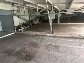 Производственный комплекс 2094.1 кв.м в Московской области, поселок Купавна, улица Проектная. В состав комплекса входят: земельный участок площадью 888 кв.м (кадастровый номер: 50:15:0071001:12); нежилое здание площадью 204.8 кв.м (кадастровый номер: 50:15:0071001:896); нежилое здание площадью…