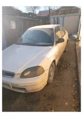 Honda Civic 1998 года, 105 лс, пробег 560 000 км. Цвет белый. Госномер C024ME19. ПТС 19 PB 530702. Двигатель бензиновый, модель 016А, номер 1606434, объем 1590 см³. Кузов номер ЕК8 1101966. Экологический класс нулевой. Разрешенная максимальная масса 1590 кг, масса без нагрузки 1130 кг…